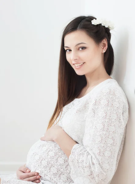 Glücklich schöne schwangere Frauen — Stockfoto