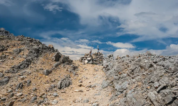 Cairn dağ geçidi üzerinde — Stok fotoğraf