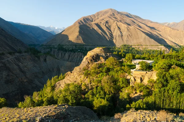 Village in high mountains — Stock Photo, Image