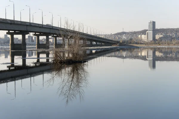 Bridge across the Volga — Stock Photo, Image