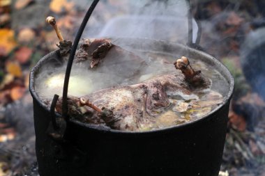 Avcılık et suyu çorbası