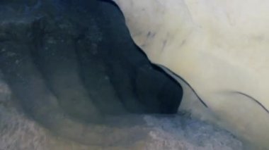Mağaranın girişinin basamakları
