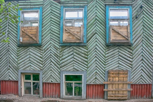 Antigua Casa Madera Ciudad Siberia —  Fotos de Stock