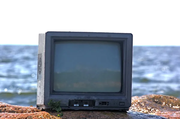 Ungewöhnliches Foto Von Fernseher Ozean Auf Stein — Stockfoto