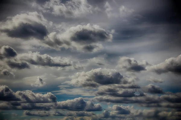 Wunderbare Wolken Gegen Den Warmen Himmel Seltenes Phänomen Guten Und — Stockfoto
