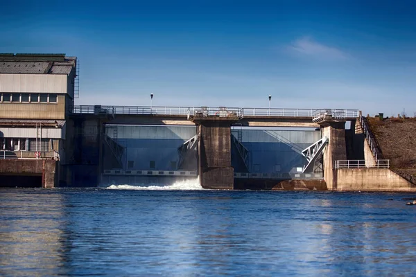 Energía Hidroeléctrica Río Sitio Energía Objetivo Está Parcialmente Abierto Agua — Foto de Stock