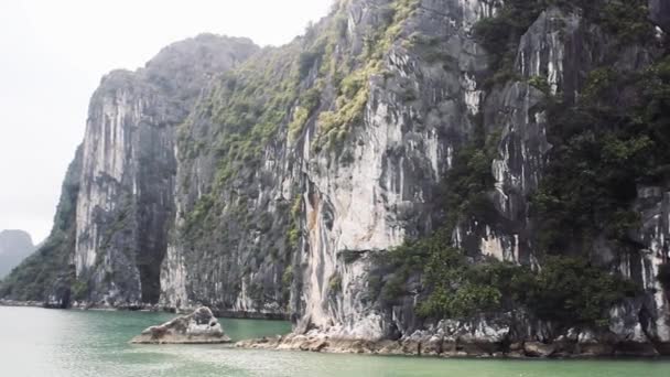 Halong Bay, natureza vietnamita. — Vídeo de Stock