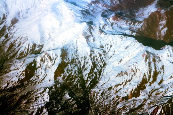 Luminosa Primavera Dolore Con Occhio Dell Uccello Cime Innevate Brillanti — Foto Stock