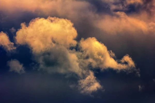 Dunkle Gewitterwolken Vor Regen Himmlische Landschaften Auf Mehreren Ebenen — Stockfoto