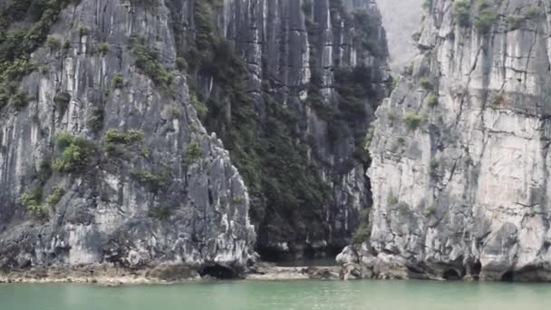 Halong Bay, vietnamská příroda. — Stock video