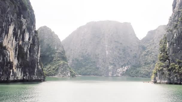 Halong Bay, vietnamesisk natur. — Stockvideo