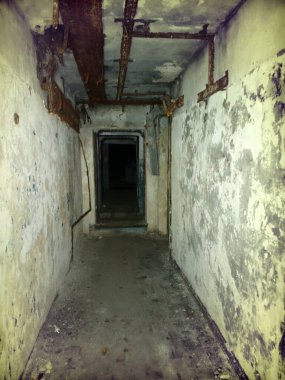 Hayatta kalma tüneli ve sığınak kıyamet günü. şeytan oyunları askeri nesneler inşa etti