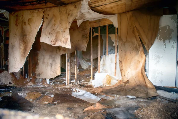 Migración Población Vivienda Abandonada Casa Madera Pueblo Antiguo —  Fotos de Stock