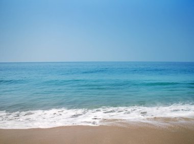 Yaz egzotik kumlu sahil Kerala. boş, enfes okyanus