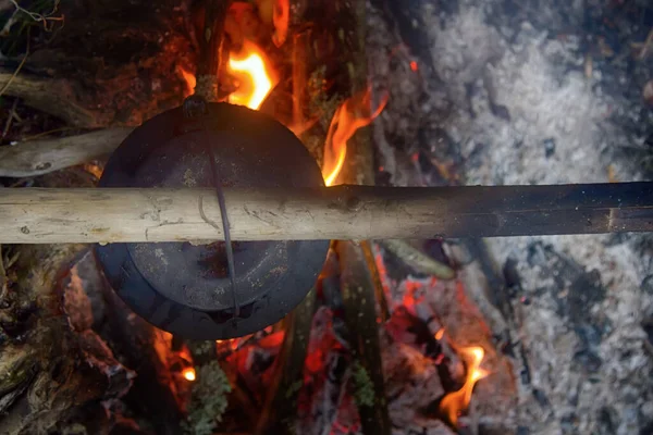 Picknick Winter Natuur Van Een Kampvuur Waterkoker Voor Thee Kolen — Stockfoto