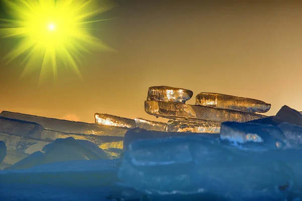 Een Vrolijke Bui Lente Schittert Schijnt Smeltend Ijs Zon Raakt — Stockfoto