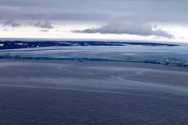 Arctic glacier. Ice and cold. area Novaya Zemlya — Stock Photo, Image