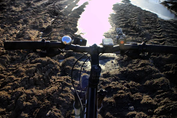 Off-Road cykel våren resa — Stockfoto