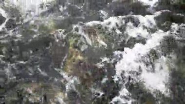 hızlı güçlü nehir sularına closeup