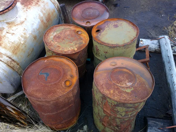 Empty barrels in the Arctic environmental pollution — Stock Photo, Image