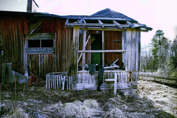 Förstörda hus altan och entré ruiner — Stockfoto