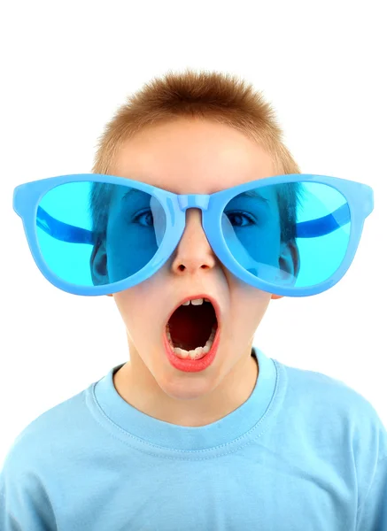Niño en grandes gafas azules — Foto de Stock