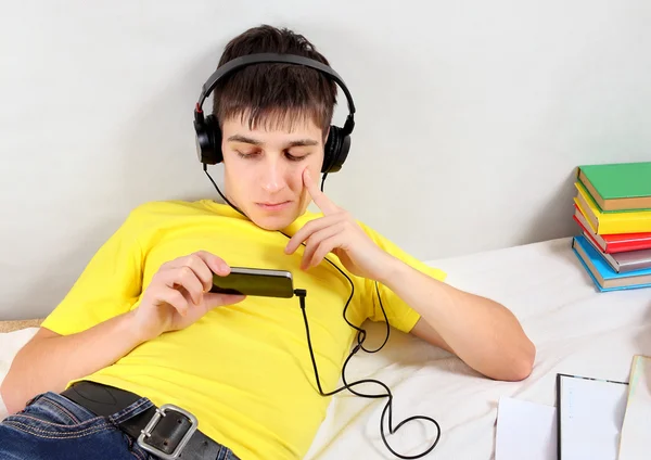 Teenager with Cellphone — Stock Photo, Image