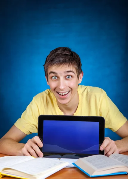 Estudante com computador tablet — Fotografia de Stock