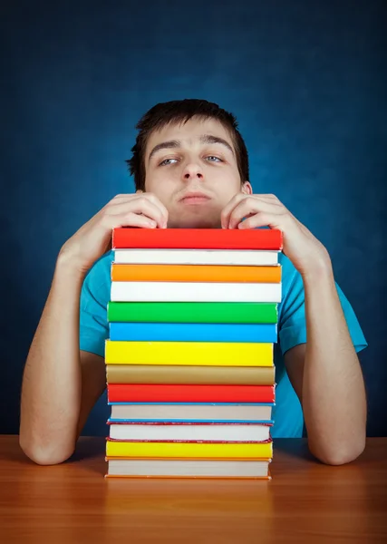 Moe student met een boeken — Stockfoto