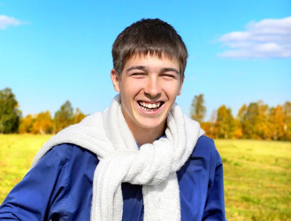 Feliz adolescente al aire libre —  Fotos de Stock