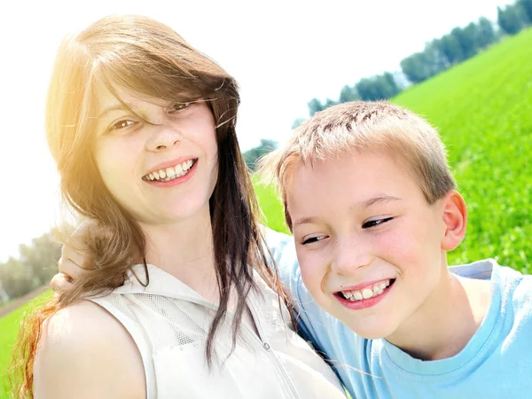 Bruder und Schwester — Stockfoto