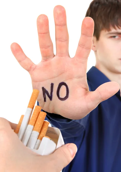 Adolescente se niegan cigarrillos — Foto de Stock