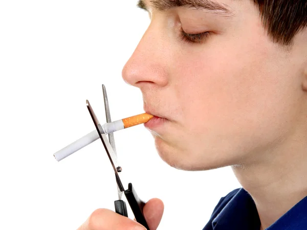 Adolescente com cigarro quebrado — Fotografia de Stock