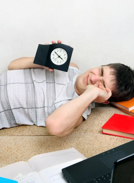 Adolescente cansado no sofá — Fotografia de Stock