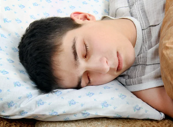 Cansado de dormir adolescente — Fotografia de Stock