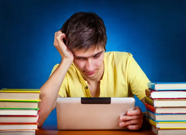 Studente con computer Tablet — Foto Stock