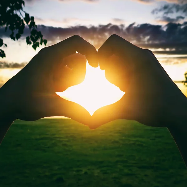 Silhouette di forma di cuore — Foto Stock