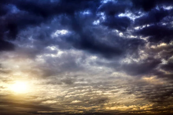 Nuvens Tempestade Sombrias Dramáticas — Fotografia de Stock