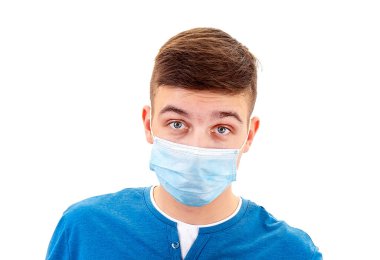 Grip Maskeli Genç Adam 'ın Portresi Beyaz Arkaplanda İzole Edildi