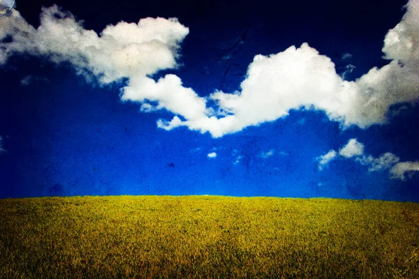 Foto Vieja Sucia Con Campo Verano Cielo Azul —  Fotos de Stock