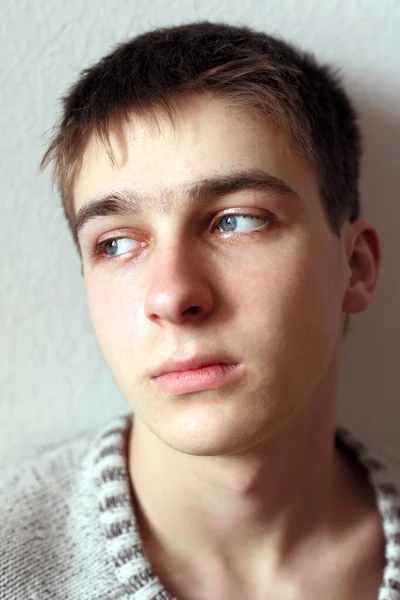 Smutný Teenager Portrét Doma Zdi Detailní — Stock fotografie