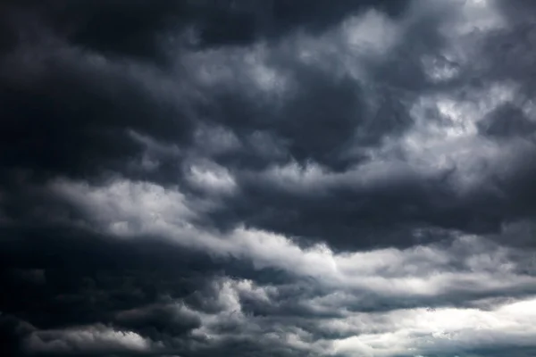 Nuvens Escuras Dramáticas Antes Tempestade Chuva — Fotografia de Stock