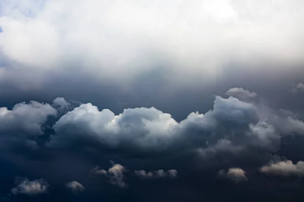 Awan Gelap Dramatis Sebelum Badai Petir Dan Hujan — Stok Foto