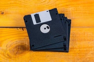 Disket Sürücüsü Tahta Plank Arkaplanındaki Yakın plan Seti