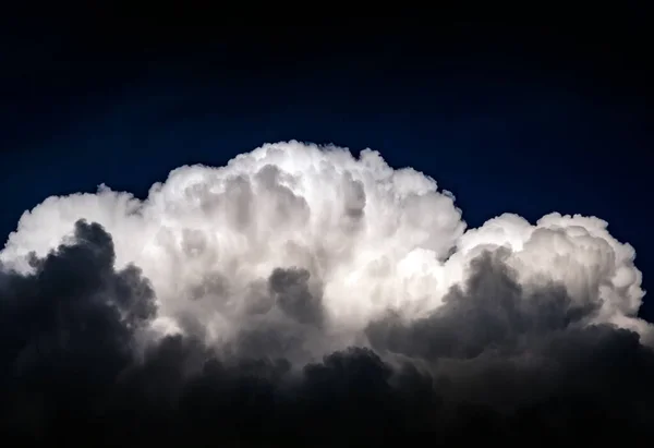 Dramáticas Nubes Oscuras Ante Tormenta Truenos Lluvia —  Fotos de Stock