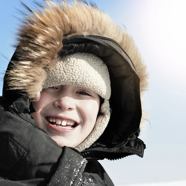 Niño en invierno — Foto de Stock