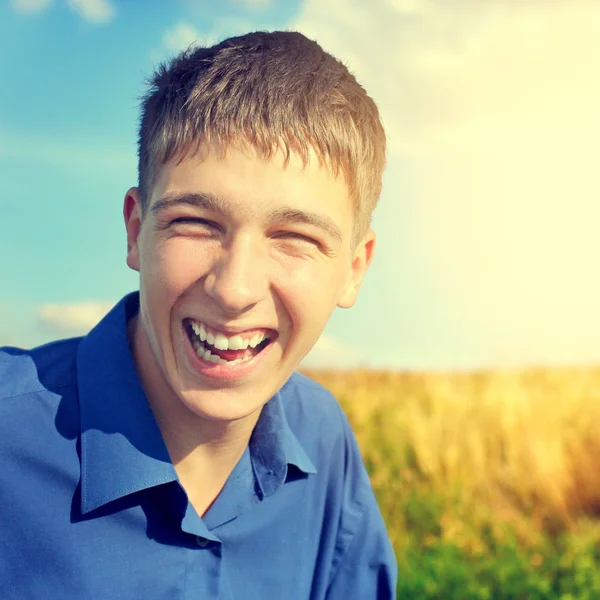 Ευτυχισμένος έφηβος εξωτερική — Φωτογραφία Αρχείου