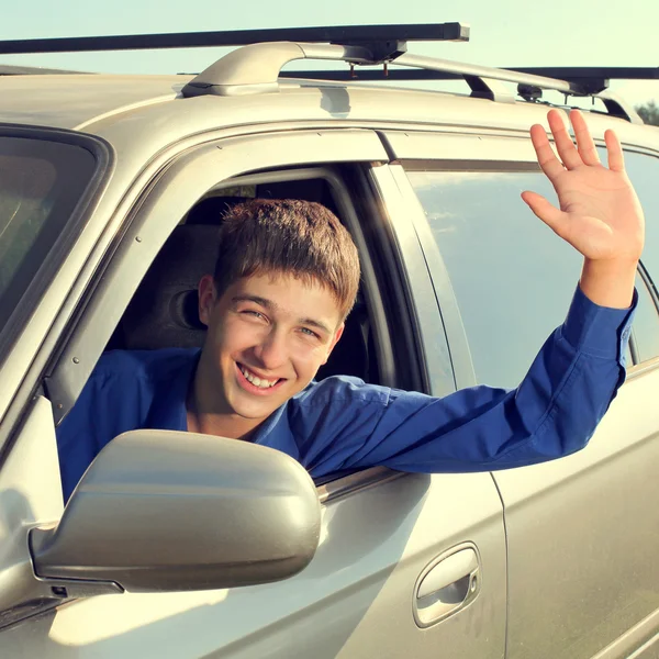 Teenager im Auto — Stockfoto