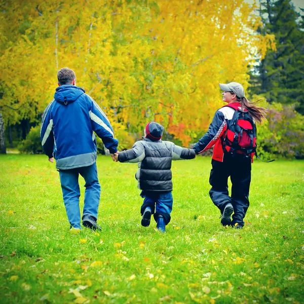 Teenagers in the Park — Stock Photo, Image