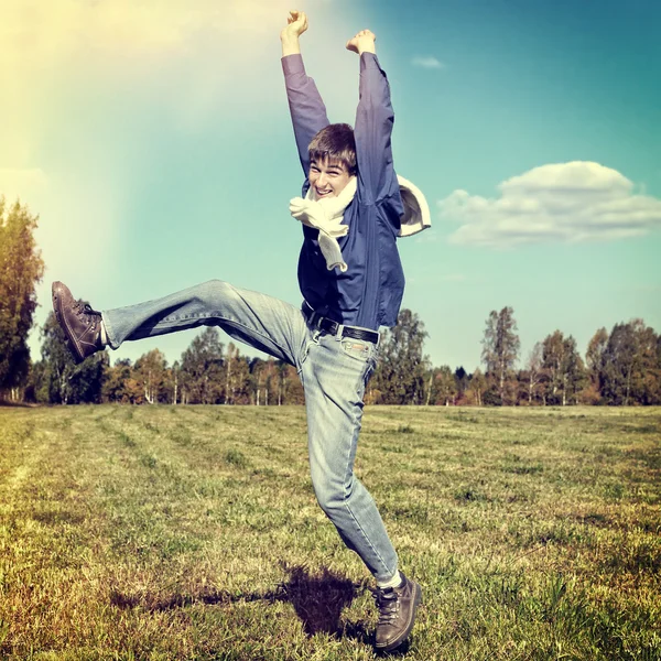 Šťastný teenager venkovní — Stock fotografie